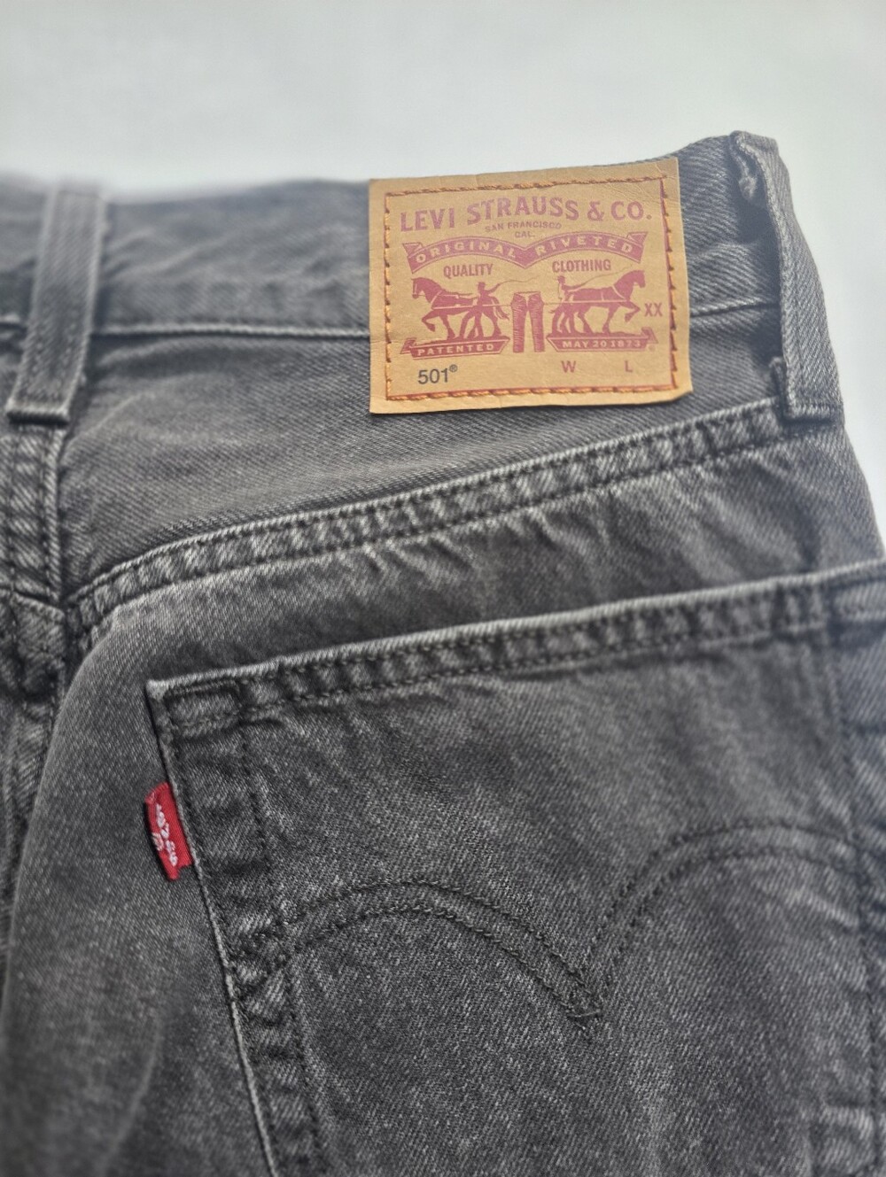 Levi's 501 Original Black Jeans Raw Hem Button Fly Women's W24 L26 - Picture 5 of 8